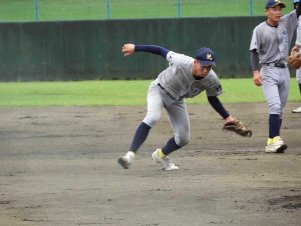 初回から攻勢を仕掛け、伊奈学園に勝利 初回から攻勢を仕掛け、伊奈学園に勝利