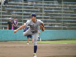 仲間のミスを取り返す粘り強さを見せ、県立川口に勝利！